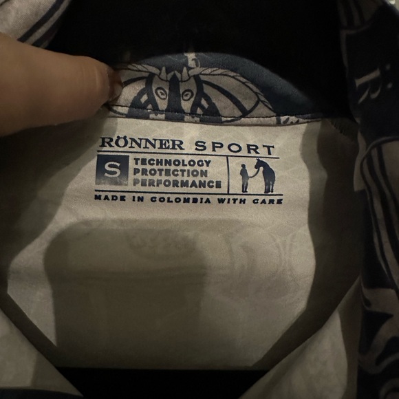 NWOT Rönner Plume Quarter Zip Lightweight in Navy Steed Print Horses - Small - Picture 10 of 13